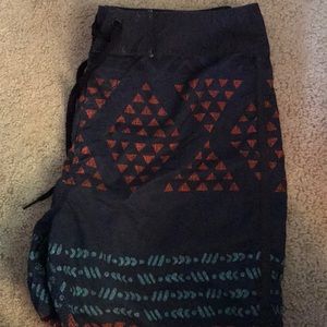 Men’s DaKine surf shorts. Size 32.